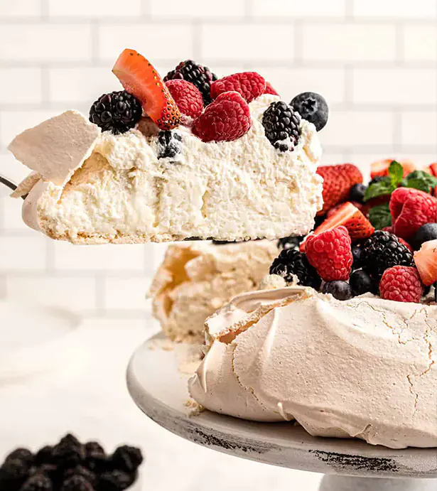 Cake pavlova