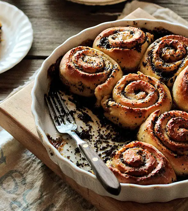 Polish poppy seed roll